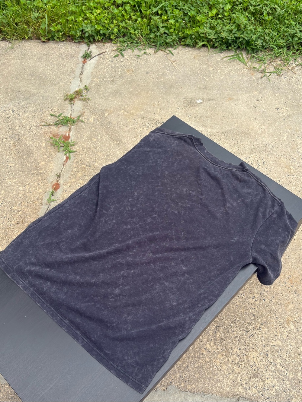 Under Armour Men's Mineral Wash Black Crew Tee - Picture 3 of 4